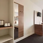 Teleport Hotel