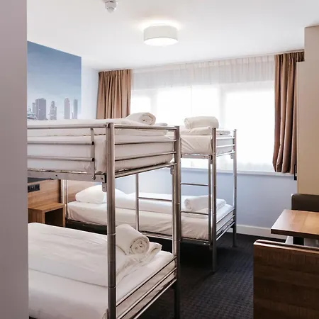 Teleport Hotel