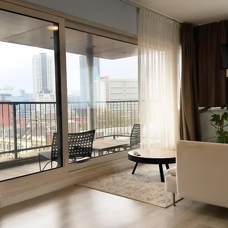 Teleport Hotel 3*